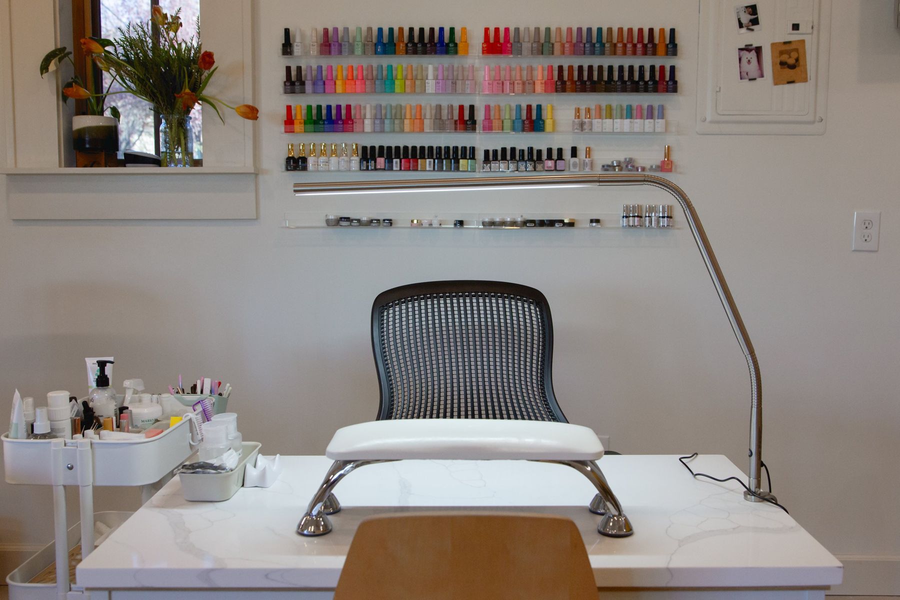 Manicure table
