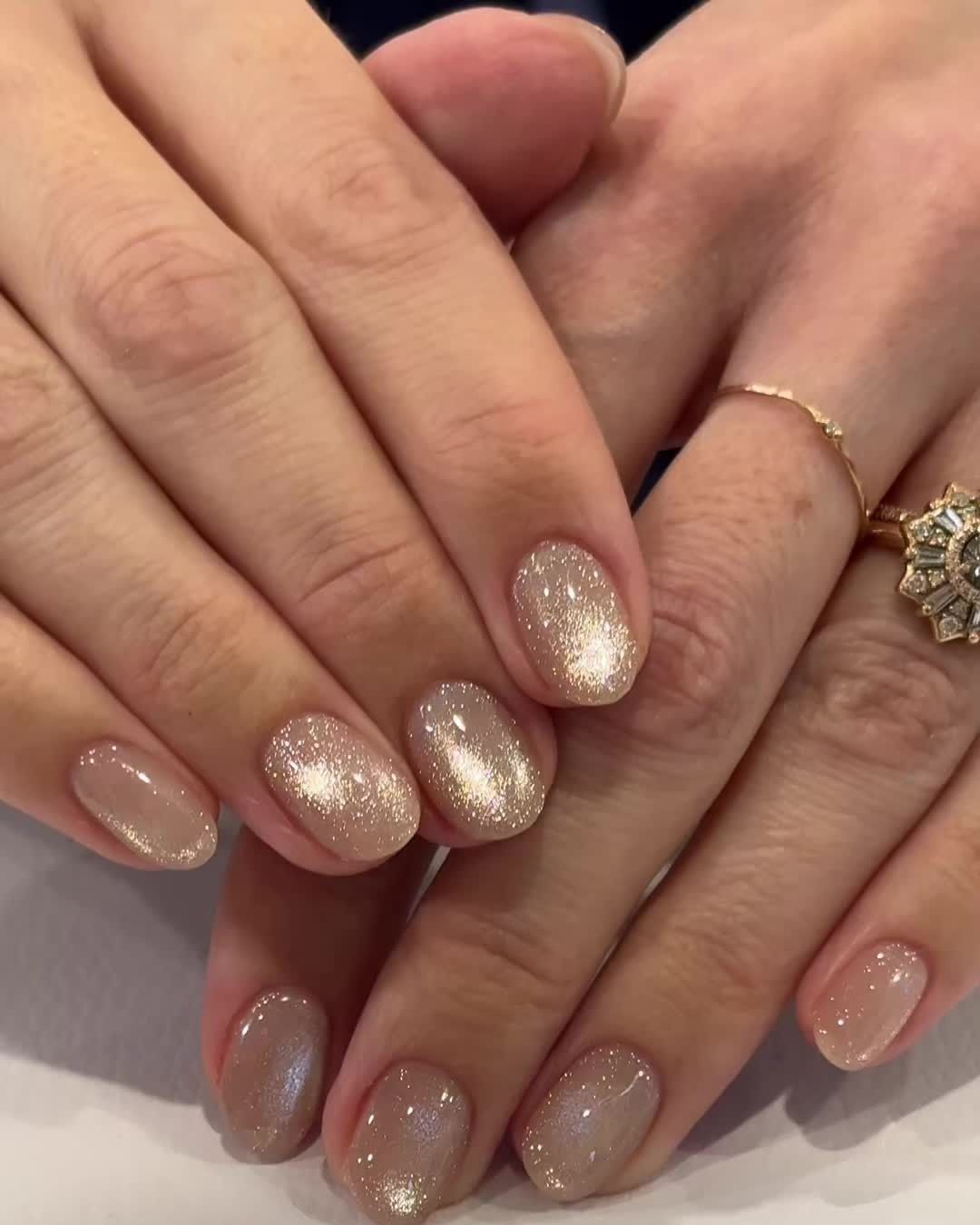 Champagne cat-eye magnet gel by Megan Ho Nails